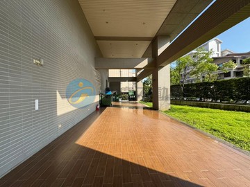 八分沐高樓層-室內空間16坪-低總價+車位｜高雄市楠梓區大學二十五路