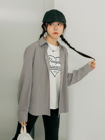 素色微寬鬆翻領襯衫上衣