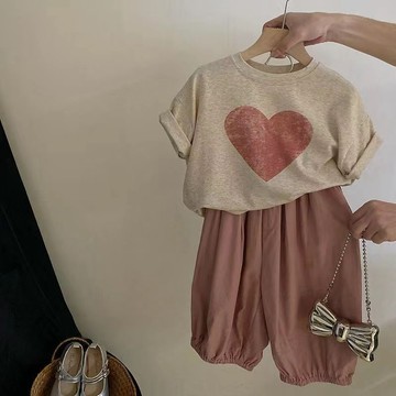 Healthy baby 女童套裝夏季新款兩件套休閒套裝愛心兒童短袖T恤洋氣燈籠褲 女童套装 儿童套装 女童短袖T恤