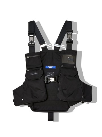 Junya Watanabe MAN - logo-patch cargo vest - men - Nylon - One Size - Black