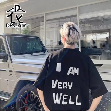 DR更衣室-男生t恤 韓版 WELL 塗鴉印花短T 短袖上衣 寬鬆 圓領 大尺碼5XL【NL625046】
