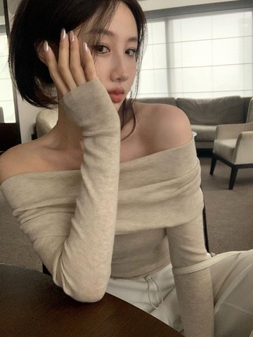 壹禾YIHOO~春秋新款針織打底衫女裝長袖毛衣女一字肩內搭T恤上衣設計感ins風