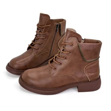 Robinlo 酷感個性軍風綁帶厚底短靴 BARNETT 榛果棕