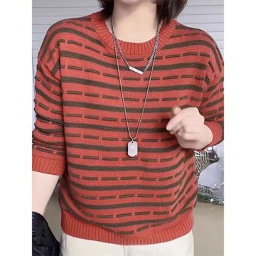 休閑圓領寬松條紋針織衫女2023秋冬新款時尚百搭長袖媽媽裝打底衫