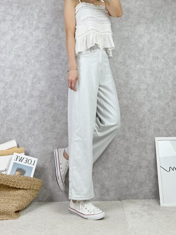 冷灰色系新風尚｜寬牛仔版型顯瘦又俐落