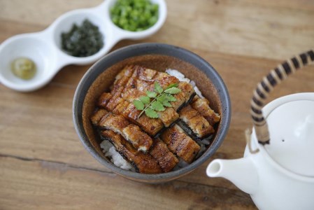 極上国産うなぎ四万十桜　白焼き3尾セット　食べきりサイズです