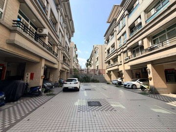 仁武八卦寮｜澄觀公園旁｜邊間採光車墅｜高雄市仁武區京富路