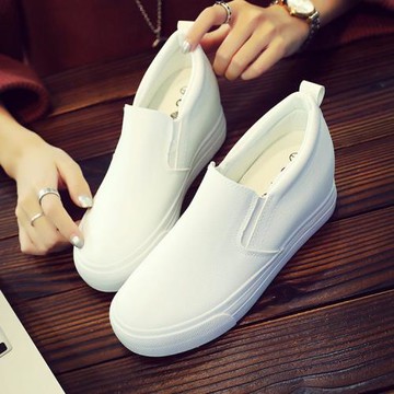 內增高2025春季皮面增高鞋一腳蹬韓版百搭懶人小白鞋女防水休閑鞋