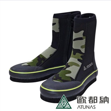 【ATUNAS 歐都納 長筒毛氈溯溪鞋《黑/迷彩》】S-8/毛氈菜瓜布底/潛水/朔溪/釣魚