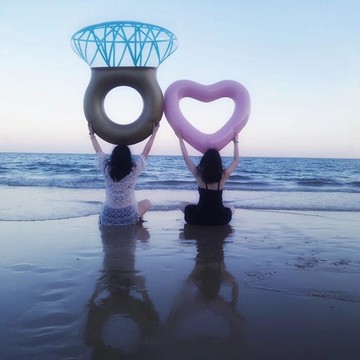 婚紗攝影寫真拍攝道具鉆戒游泳圈戒指浮排ins網紅拍照道具