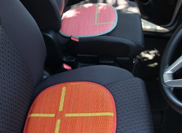2 件組：OTO 藺草：汽車用品 座墊 (S)：榻榻米 坐墊 駕駛座 汽車 座墊 椅墊 餐椅