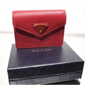 Prada 1MC070 Saffiano皮革卡夾包 黑色/紅色