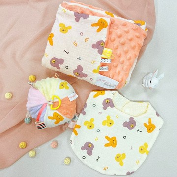 彌月禮盒 可愛動物荳荳毯手搖鈴三件組 贈送禮盒包裝與設計提袋