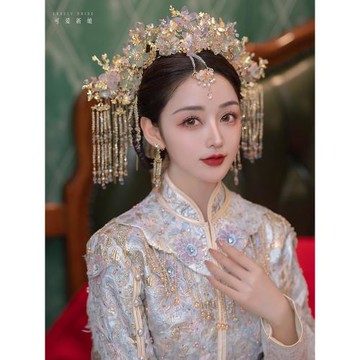 淺色琉璃中式新娘結婚鳳冠花朵