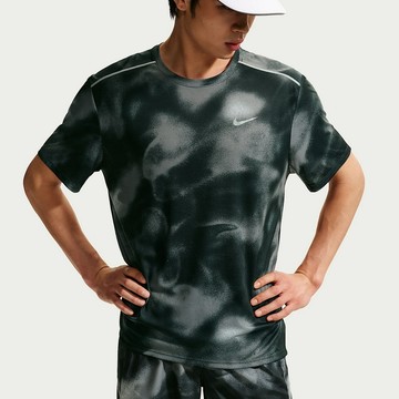 NIKE AS M NK DF UV MILER AOP SS 男 短袖上衣 IV4815010