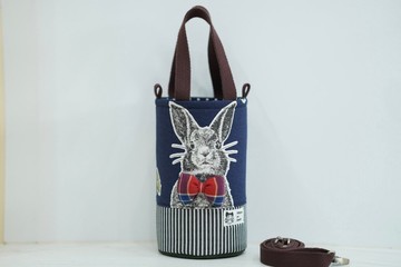 兩用圓筒水壺包/ 水壺袋 大兔子x紅格蝴蝶結 深藍
