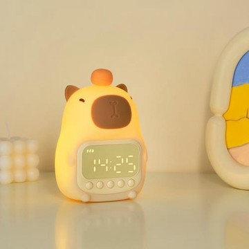 卡皮巴拉智能鬧鐘時間夜燈一體學生起床床頭鬧鐘桌面拍拍小夜燈