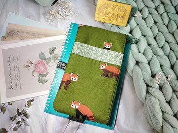 韓國布綠浣熊布書綁筆袋-綁帶型筆袋-束書筆袋-束帶筆袋-綁書筆袋