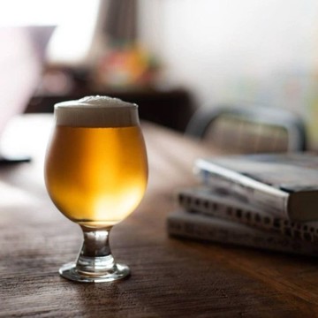 高腳型 玻璃啤酒杯