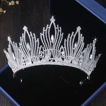 高端新娘皇冠頭飾婚紗禮服飾品十八歲生日結婚王冠女王范2022新款