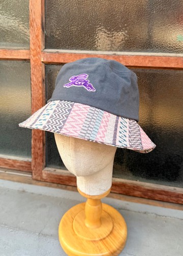 漁夫帽 遮陽帽 手工帽子 拼接 戶外 粉灰 兔子 刺繡 小牛村