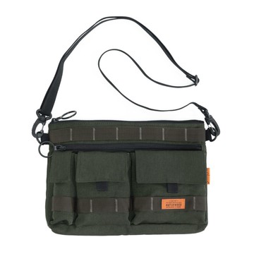 Matchwood X Culture 聯名三口袋機能小包 軍綠款 街頭硬派軍事工裝穿搭風格可參考 官方賣場