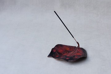 紅銅秋海棠線香座/可接單訂製/每個顏色尺寸稍有不同