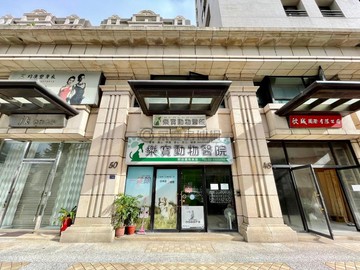 人間琉璃丨竹北精華臨路雙層質感金店面+連號雙平車｜新竹縣竹北市自強北路