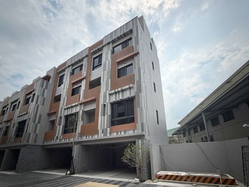 德金天堡｜大面寬雙車電梯別墅邊間有側院★稀有!!｜台中市烏日區光明路