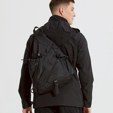 Piccoloo│大三角單肩胸包