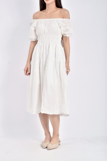 (S) lin lin質感鬆緊腰短袖白色洋裝