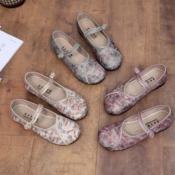Taroko 漸變繡花布藝圓頭淺口平底涼鞋(3色可選)