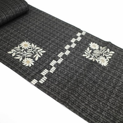 袋帯 正絹 絹 相良刺繍 刺繍 黒グレー 市松 花更紗 地紋 花織風