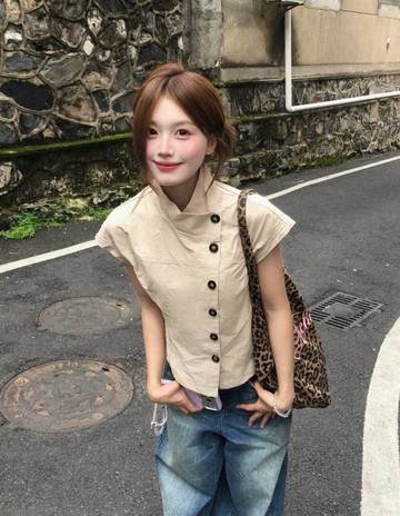 韓國復古短袖襯衫女夏季新款設計感小眾立領短款修身顯瘦襯衣上衣 AJ451