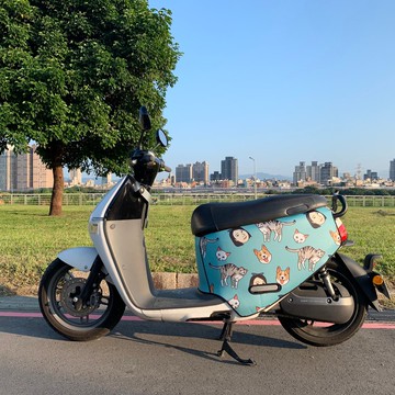 【客製化禮物】 Gogoro防刮車套(可以有1~4個圖案的插畫)