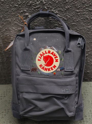 等待下一次的冒險 在山上--Kanken mini / 石墨灰----手工訂製