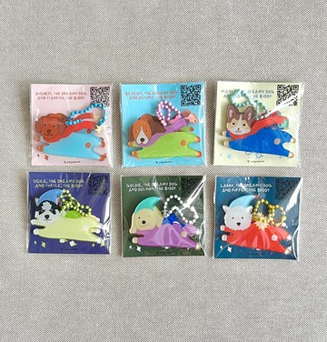 雙面造型狗狗鑰匙圈，可作為包飾，適合寵物愛好者。