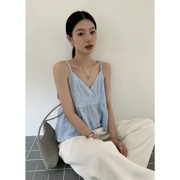 【CHILL】現貨 精緻鏤空刺繡細肩帶背心 韓系穿搭  肩帶可調 法式復古 鏤空背心 甜美仙氣 疊穿背心