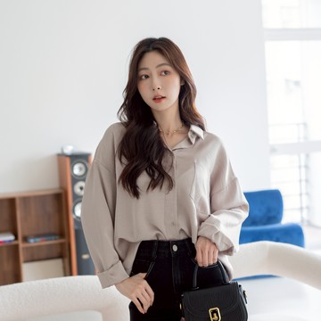 細節控要收~光澤感緞面排釦寬鬆襯衫 JC705112【現貨】