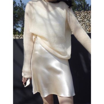 法式秋季新款慵懶風馬海毛軟糯空氣感上衣女親膚寬松套頭針織毛衣