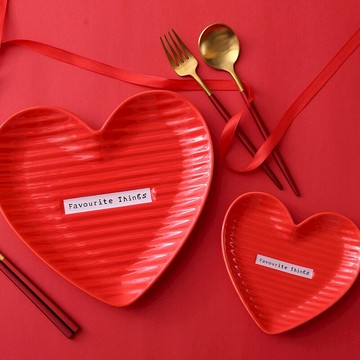 北歐愛心盤子陶瓷家用菜盤ins網紅早餐盤蛋糕甜品小碟子沙拉盤子