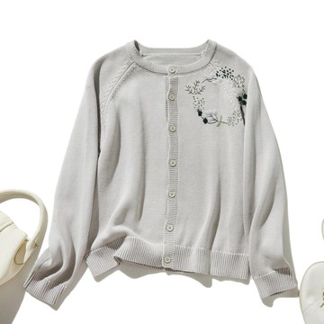 為穿搭注入華麗感 花朵圓形刺繡開襟衫 100%純棉 淺灰色 241030-2