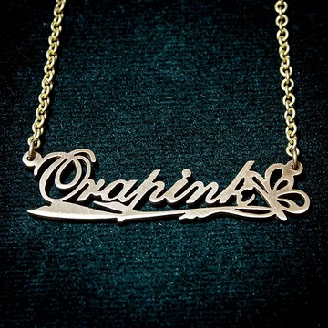 定制 Nmae 項鍊手繪風格與蝴蝶