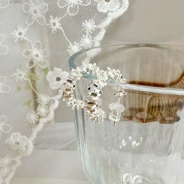 【SKART現貨單色新品】925純銀耳針碎銀鑽C字型耳釘耳環🔥波光感 耳飾 耳針 輕奢 氣質 高級感 皺面 女生飾品