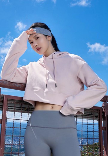 厚磅柔柔短版帽T