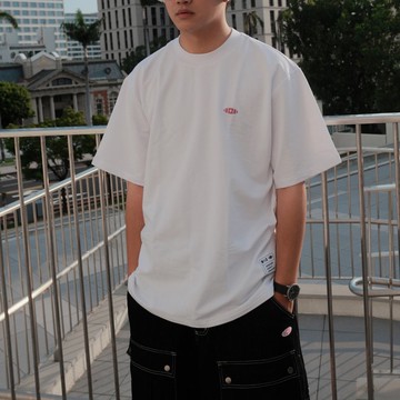 ONE-1111-STUDIO  經典LOGO寬版短Tee