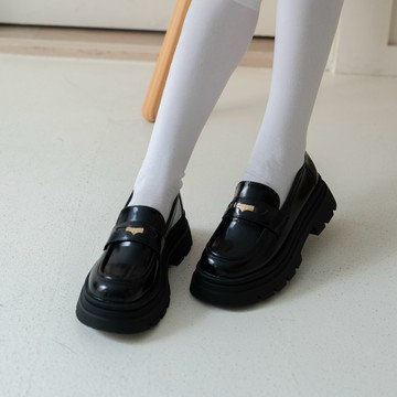 小金標皮革厚底樂福鞋 ND565582