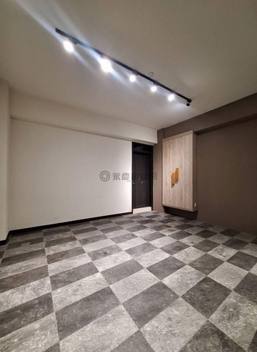 屏東長治社區型四房近全新古典車墅｜屏東縣長治鄉中興路