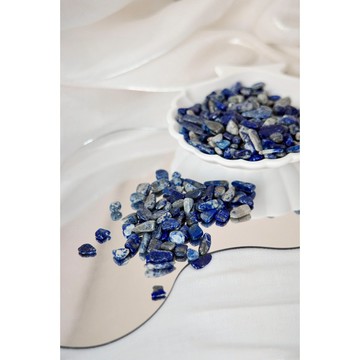 🔵天然水晶碎石 青金石碎石7–9mm 100g 提升直覺 專注力 靈性開發 冥想療癒 水晶擺設 空間佈陣 水晶淨化 碎石