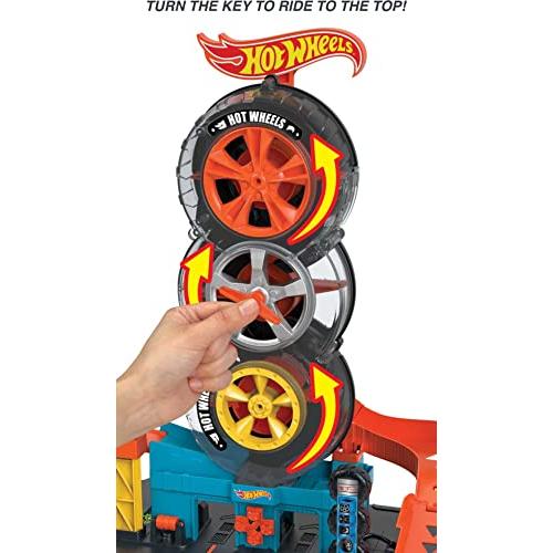 Hot Wheels Toy Car Track Set City Super Twist Tire Shop with 1:64